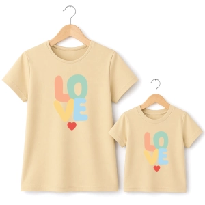 kremowe-koszulki-mama-dziecko-love-kolorowe.webp