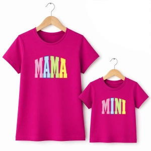 zestaw-fuksjowy-koszulki-mama-mini-kolorowe-paski.webp