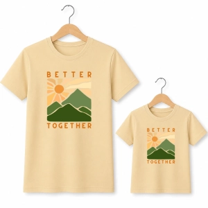 kremowe-koszulki-tata-dziecko-better-together-gory.webp