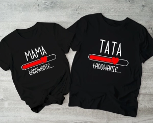 Komplet-czarnych-koszulek-dla-przyszlych-rodzicow-mama-tata-ladowanie.webp